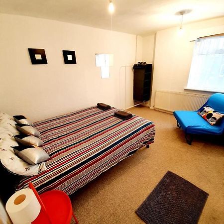 Rayleigh Town Centre 2 Bedroom Apartment Eksteriør billede