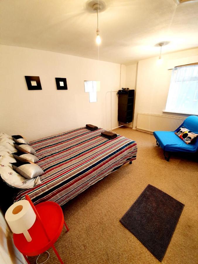Rayleigh Town Centre 2 Bedroom Apartment Eksteriør billede